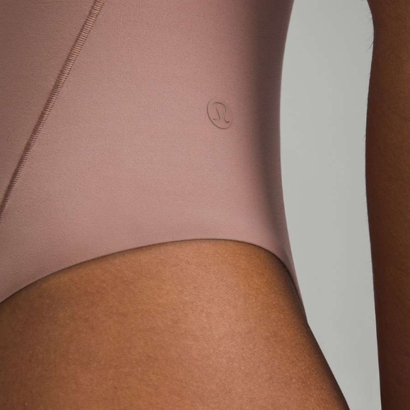 Lululemon size M Wundermost Ultra- Soft Nulu Sleeveless Square Neck Bodysuit - Picture 7 of 9